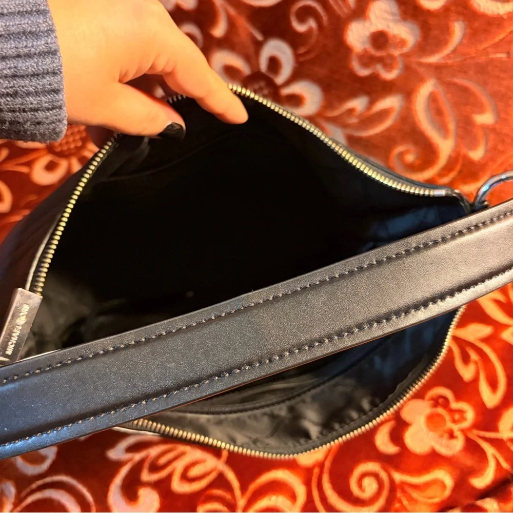 Michael Kors Black Leather Women's Shoulder Bag